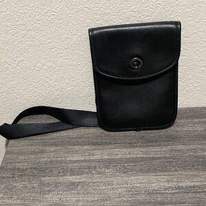 Goach Black Leather Men's Crossbody Bag
